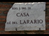 06841 ostia - regio i - insula ix - caseggiato del larario (i,ix,3) - schild.jpg